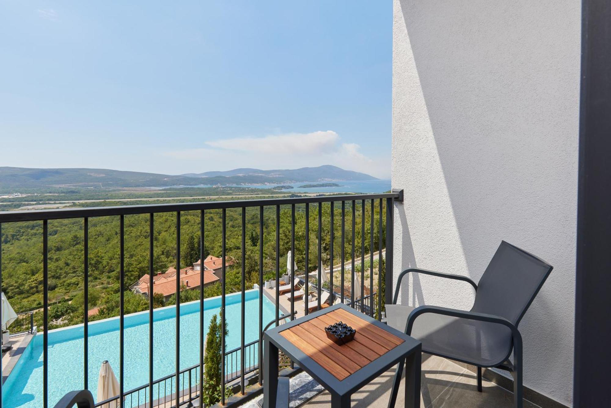 Bayview Hills Luxury Residences Тиват Экстерьер фото