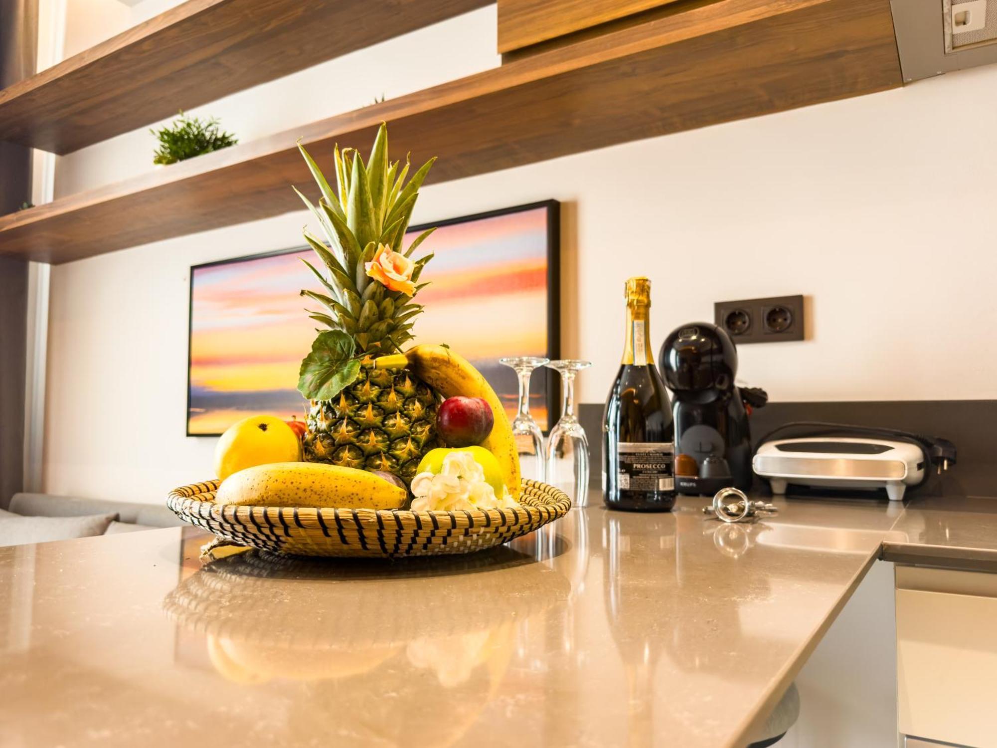 Bayview Hills Luxury Residences Тиват Экстерьер фото